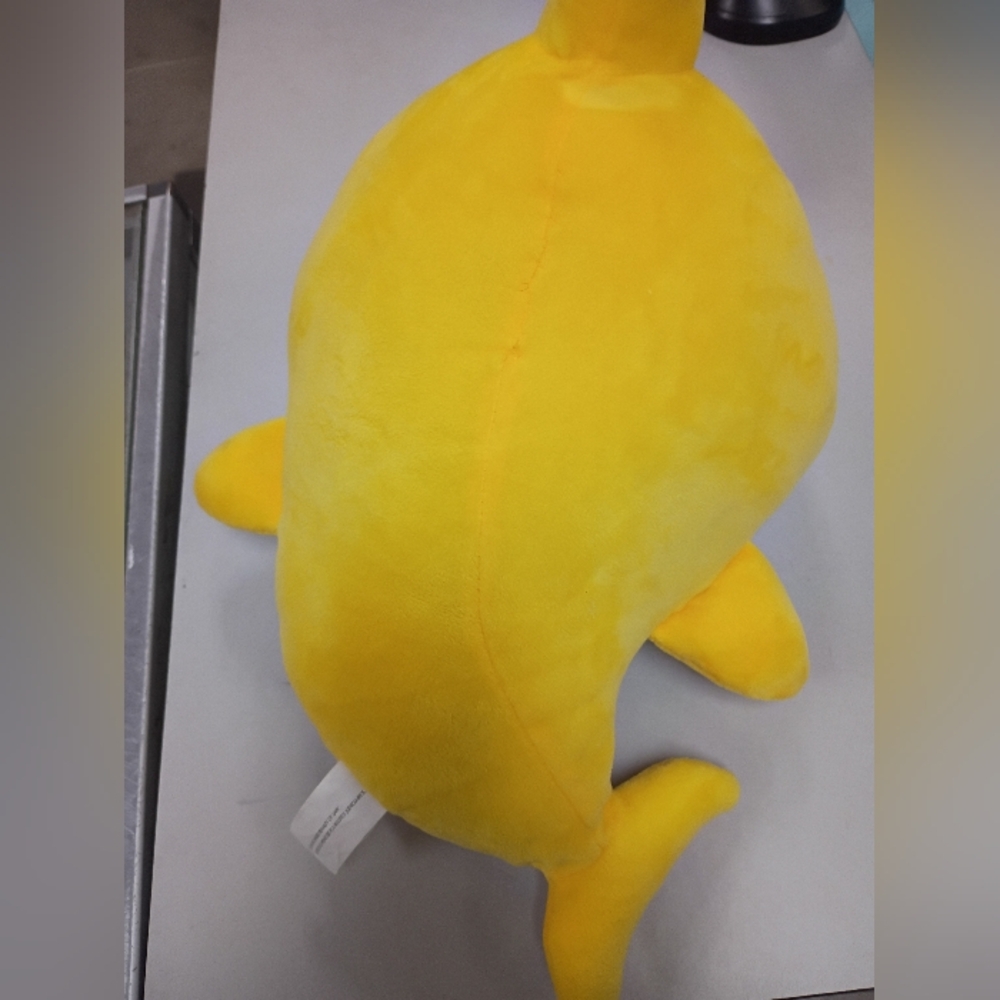 Pinkfong Yellow Shark Plush - Picture 3 of 4